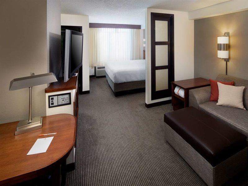 Hotel Hyatt Place Roanoke Airport / Valley View Mall Extérieur photo