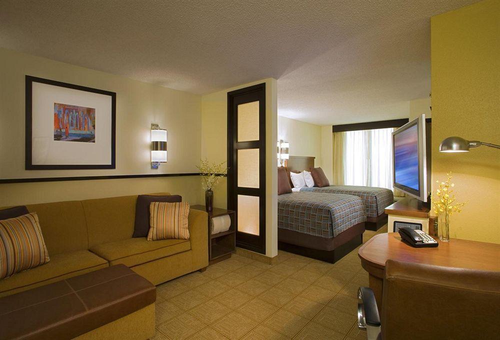 Hotel Hyatt Place Roanoke Airport / Valley View Mall Extérieur photo